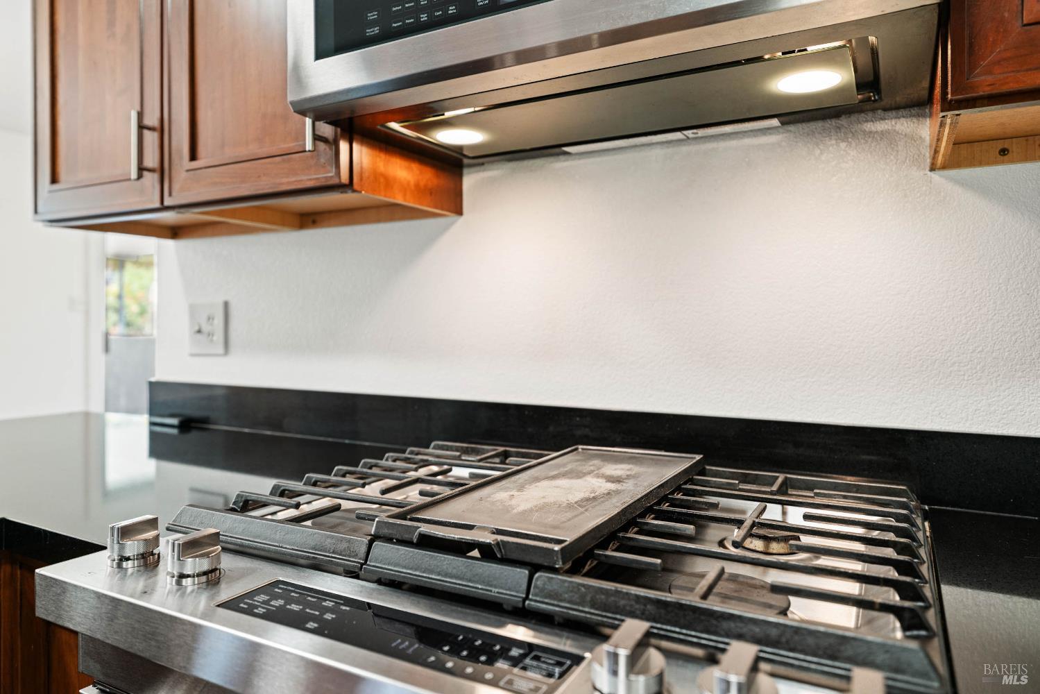 Detail Gallery Image 15 of 64 For 464 Nokomis Dr, Ukiah,  CA 95482 - 3 Beds | 1/1 Baths