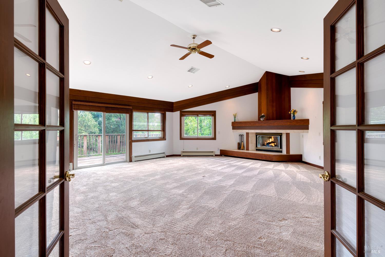 Detail Gallery Image 7 of 34 For 10 Robinhood Dr, Novato,  CA 94945 - 4 Beds | 3/1 Baths