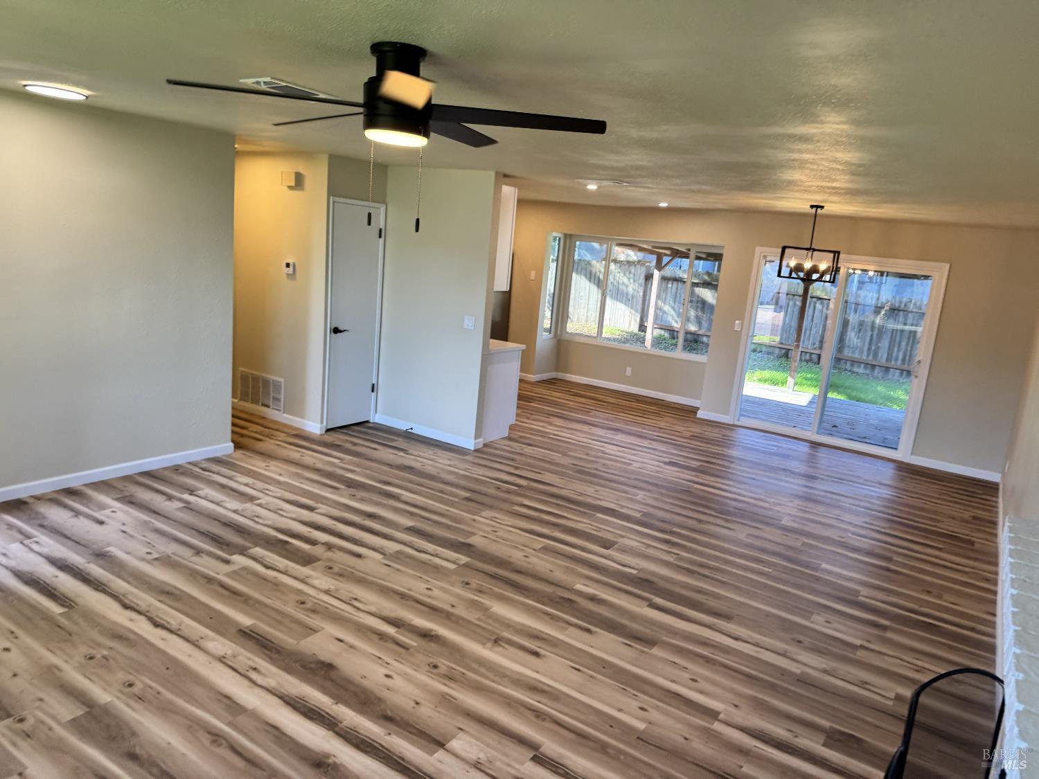 Detail Gallery Image 6 of 35 For 540 Coot Ln, Suisun City,  CA 94585 - 4 Beds | 2 Baths