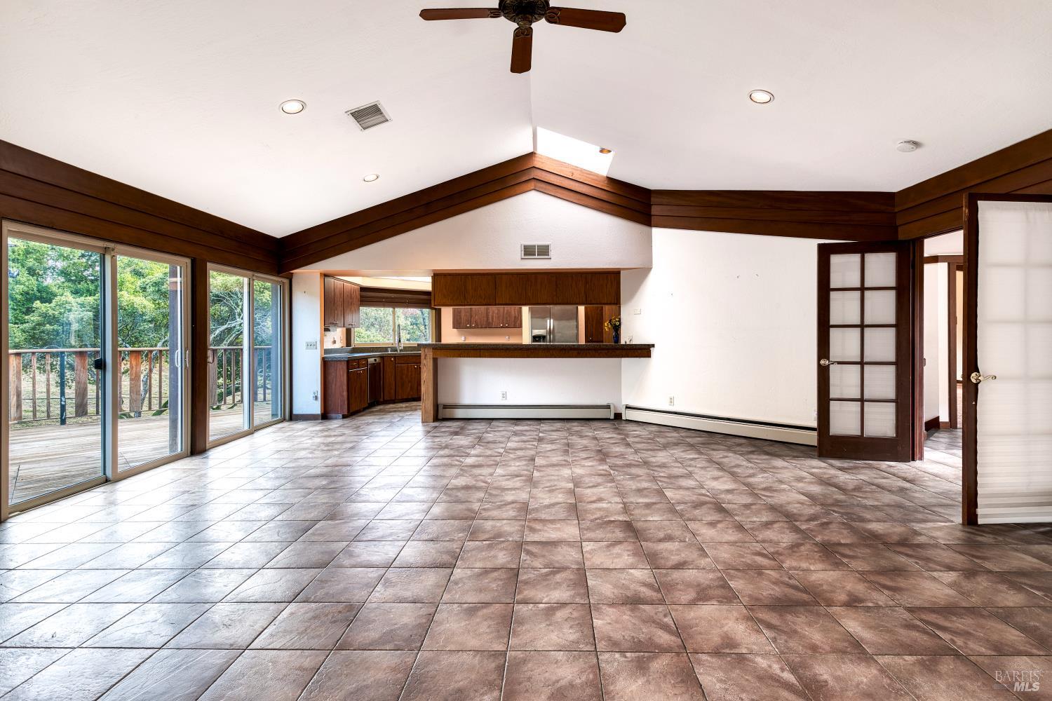 Detail Gallery Image 16 of 34 For 10 Robinhood Dr, Novato,  CA 94945 - 4 Beds | 3/1 Baths