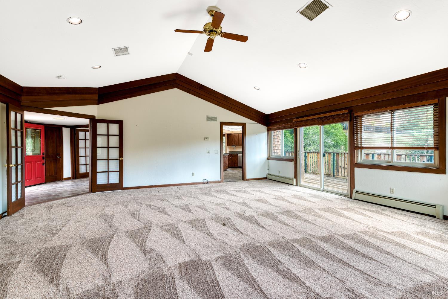 Detail Gallery Image 11 of 34 For 10 Robinhood Dr, Novato,  CA 94945 - 4 Beds | 3/1 Baths