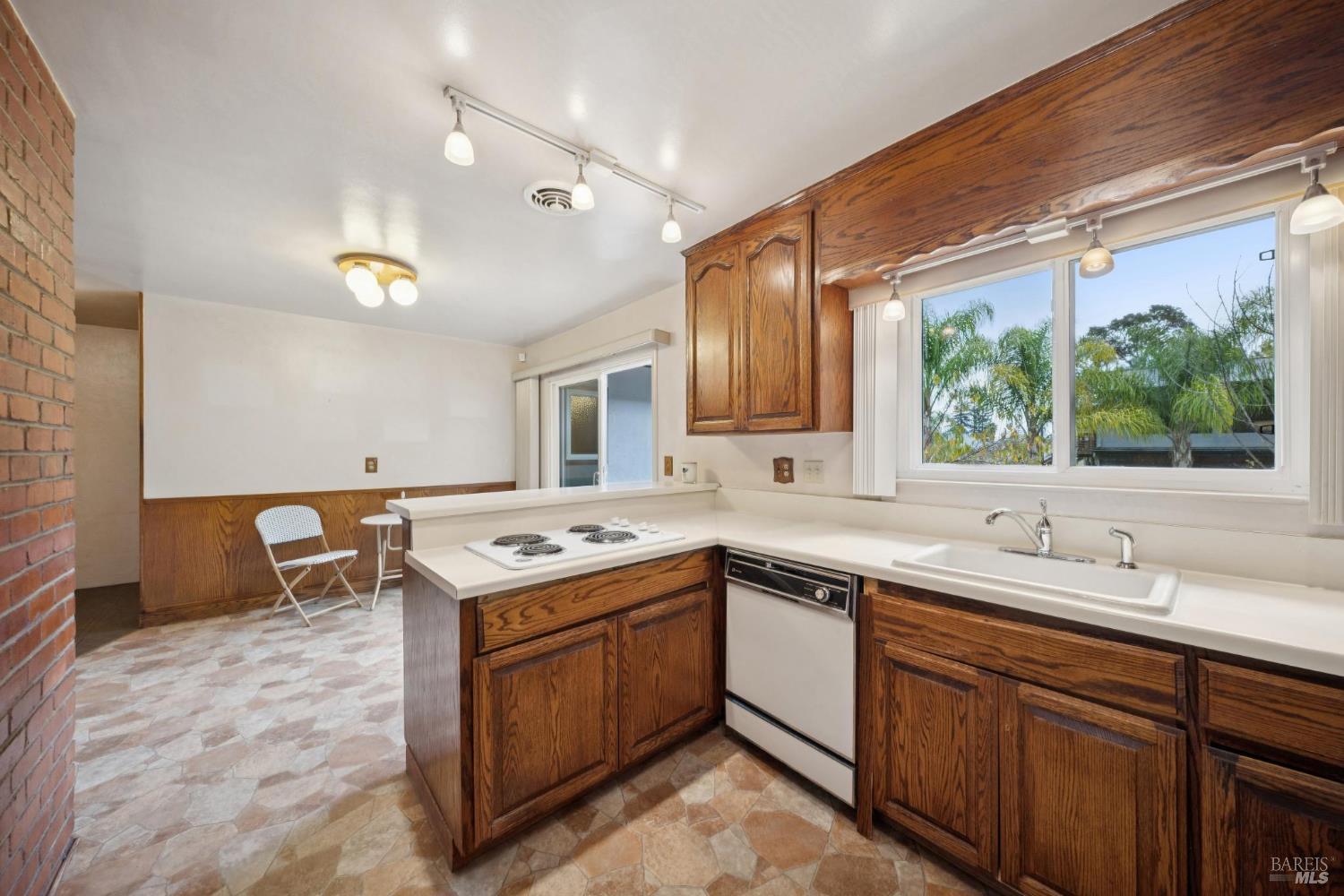 Detail Gallery Image 19 of 47 For 6 Madrona St, San Rafael,  CA 94901 - 3 Beds | 2 Baths