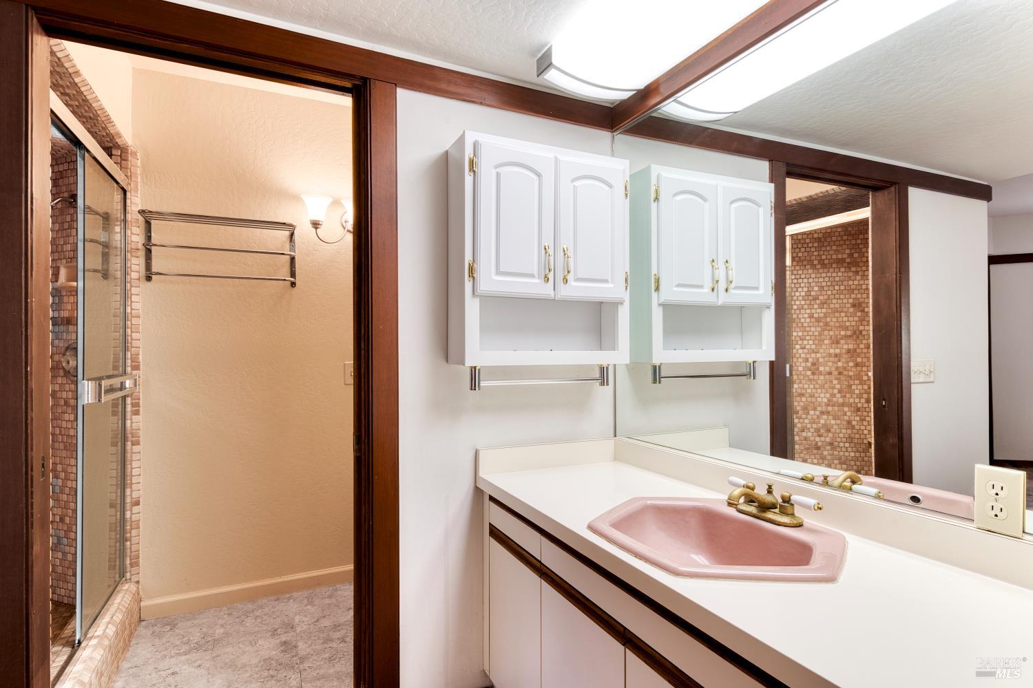 Detail Gallery Image 31 of 34 For 10 Robinhood Dr, Novato,  CA 94945 - 4 Beds | 3/1 Baths