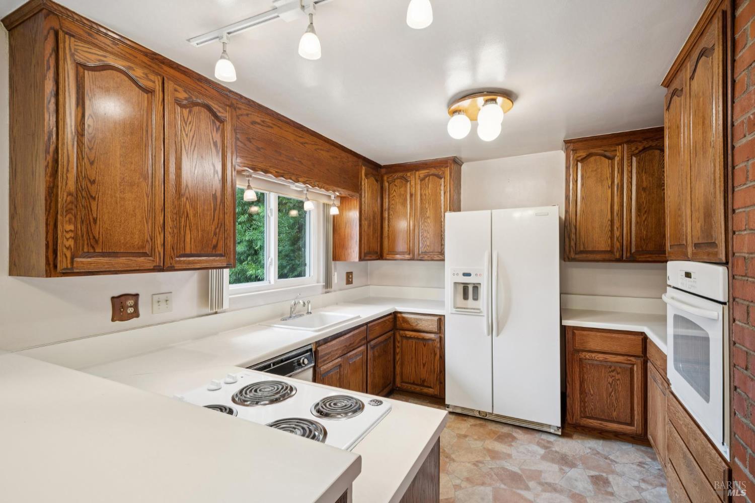 Detail Gallery Image 15 of 47 For 6 Madrona St, San Rafael,  CA 94901 - 3 Beds | 2 Baths