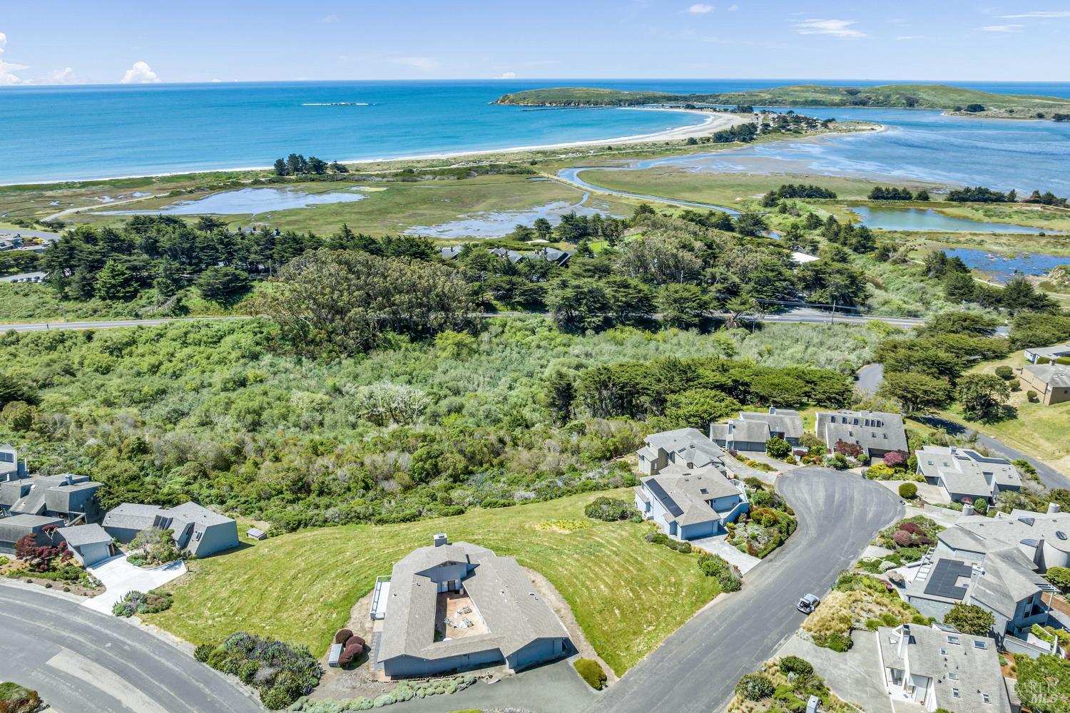 Detail Gallery Image 2 of 31 For 190 Starboard Ct, Bodega Bay,  CA 94923 - 3 Beds | 2 Baths