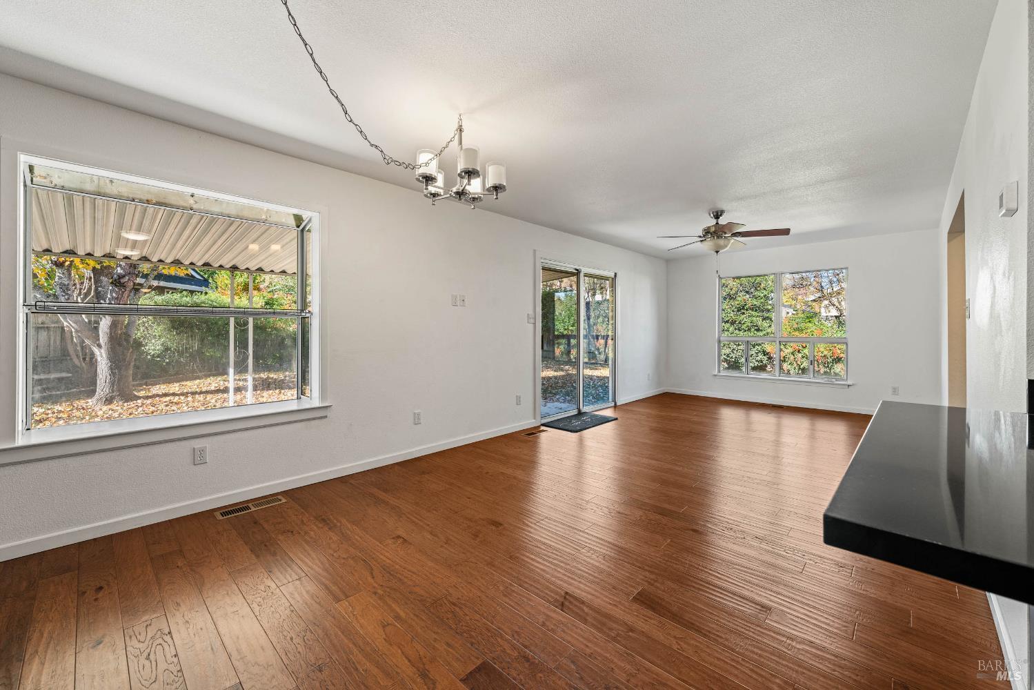 Detail Gallery Image 20 of 64 For 464 Nokomis Dr, Ukiah,  CA 95482 - 3 Beds | 1/1 Baths