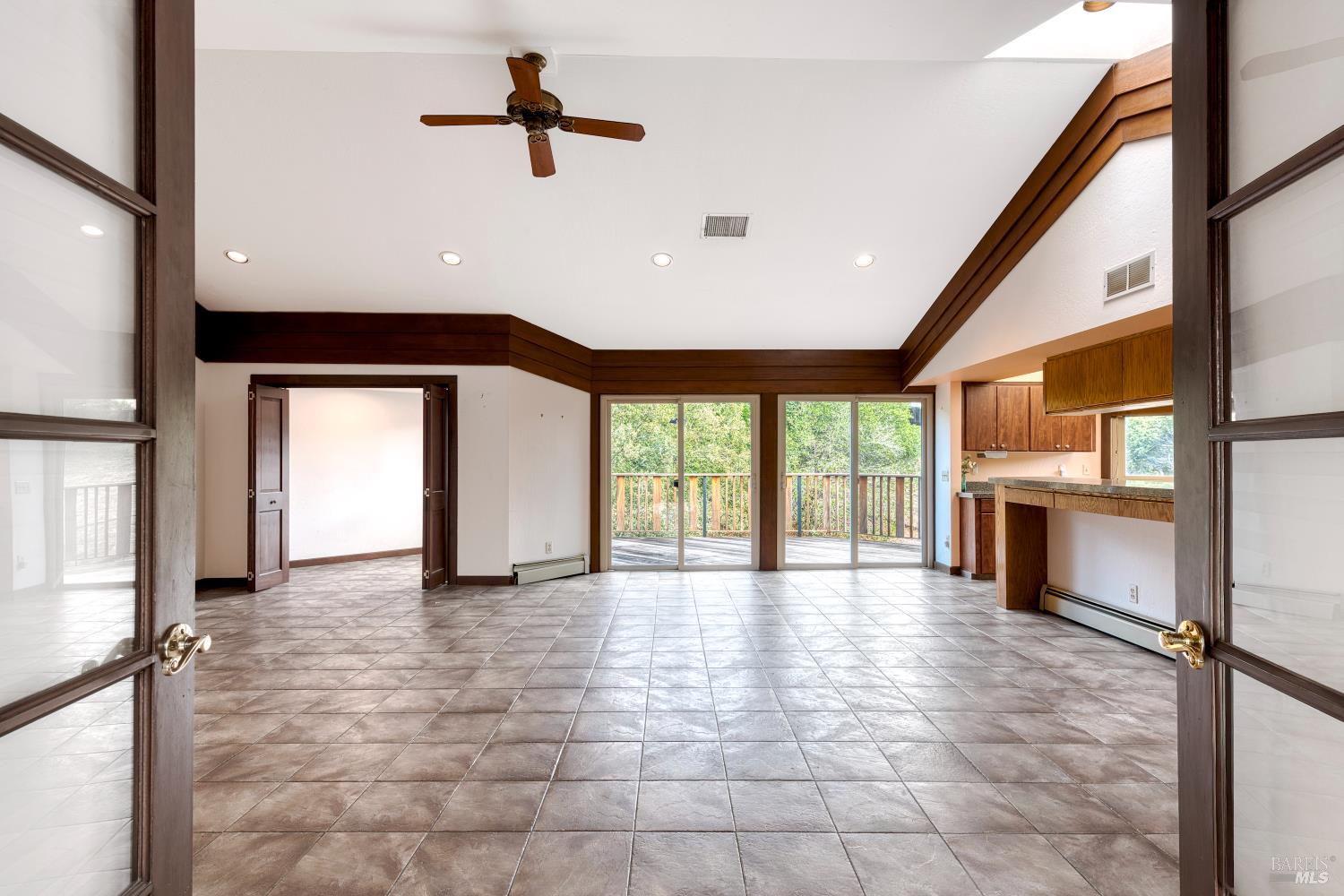 Detail Gallery Image 15 of 34 For 10 Robinhood Dr, Novato,  CA 94945 - 4 Beds | 3/1 Baths