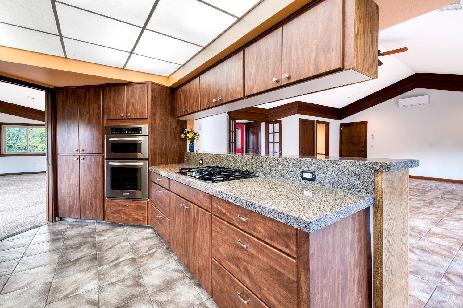 Detail Gallery Image 14 of 34 For 10 Robinhood Dr, Novato,  CA 94945 - 4 Beds | 3/1 Baths