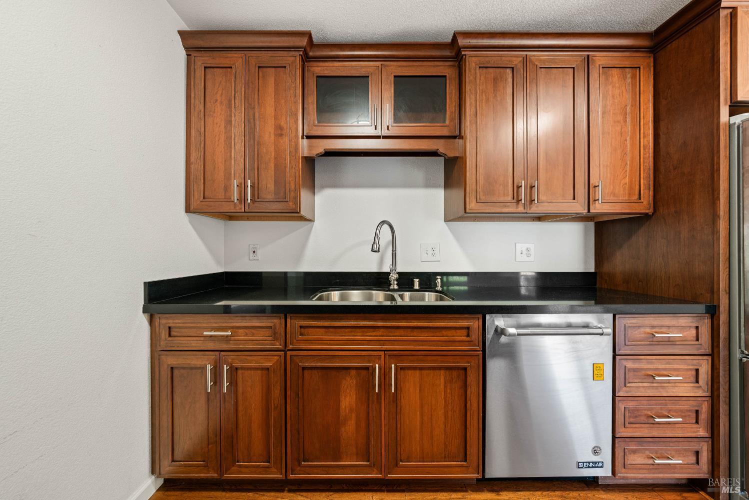 Detail Gallery Image 14 of 64 For 464 Nokomis Dr, Ukiah,  CA 95482 - 3 Beds | 1/1 Baths