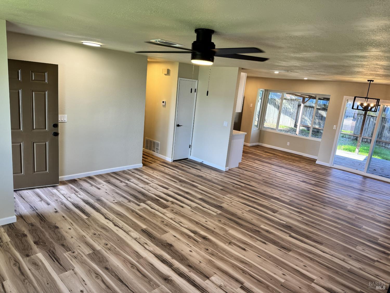 Detail Gallery Image 7 of 35 For 540 Coot Ln, Suisun City,  CA 94585 - 4 Beds | 2 Baths