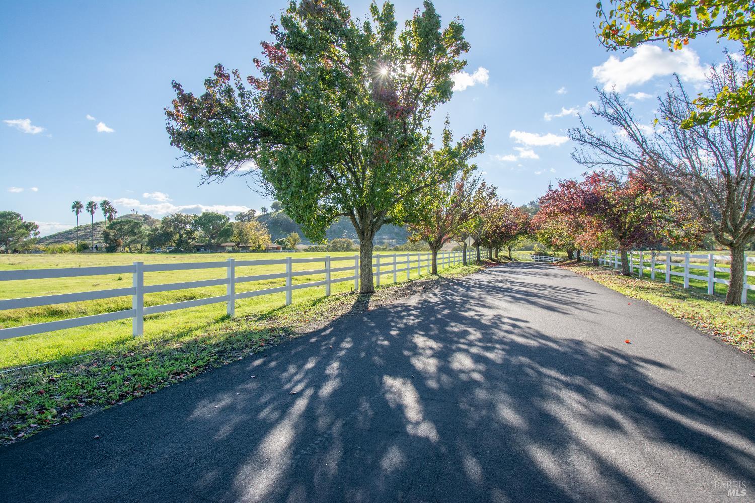 Detail Gallery Image 3 of 99 For 3368 Hidden Valley Ln, Fairfield,  CA 94534 - 4 Beds | 3/1 Baths