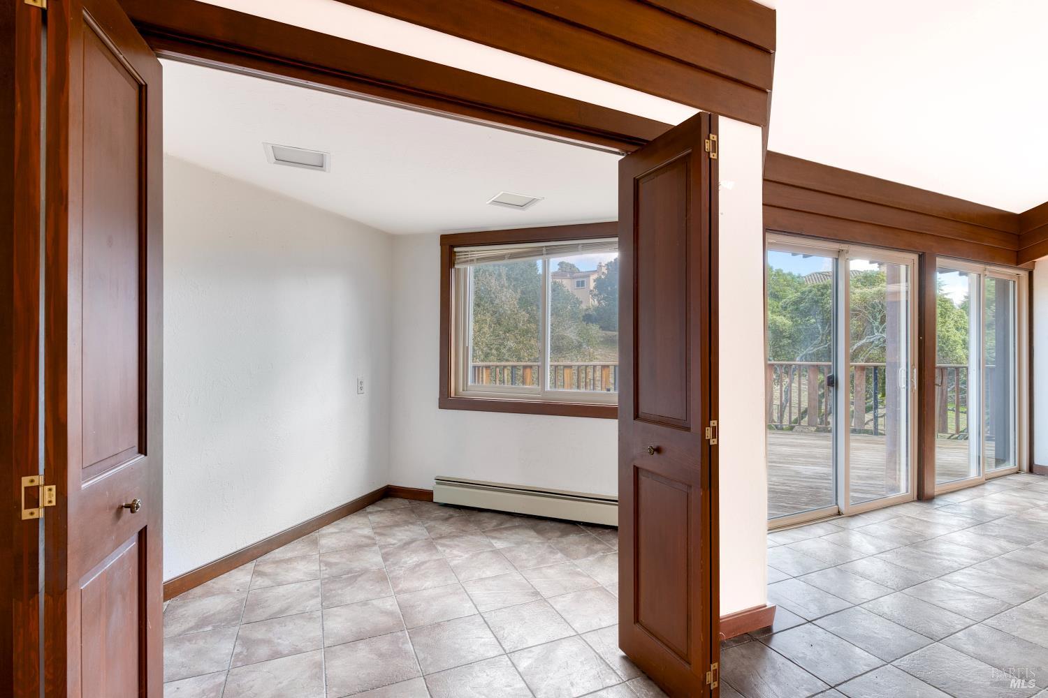 Detail Gallery Image 17 of 34 For 10 Robinhood Dr, Novato,  CA 94945 - 4 Beds | 3/1 Baths