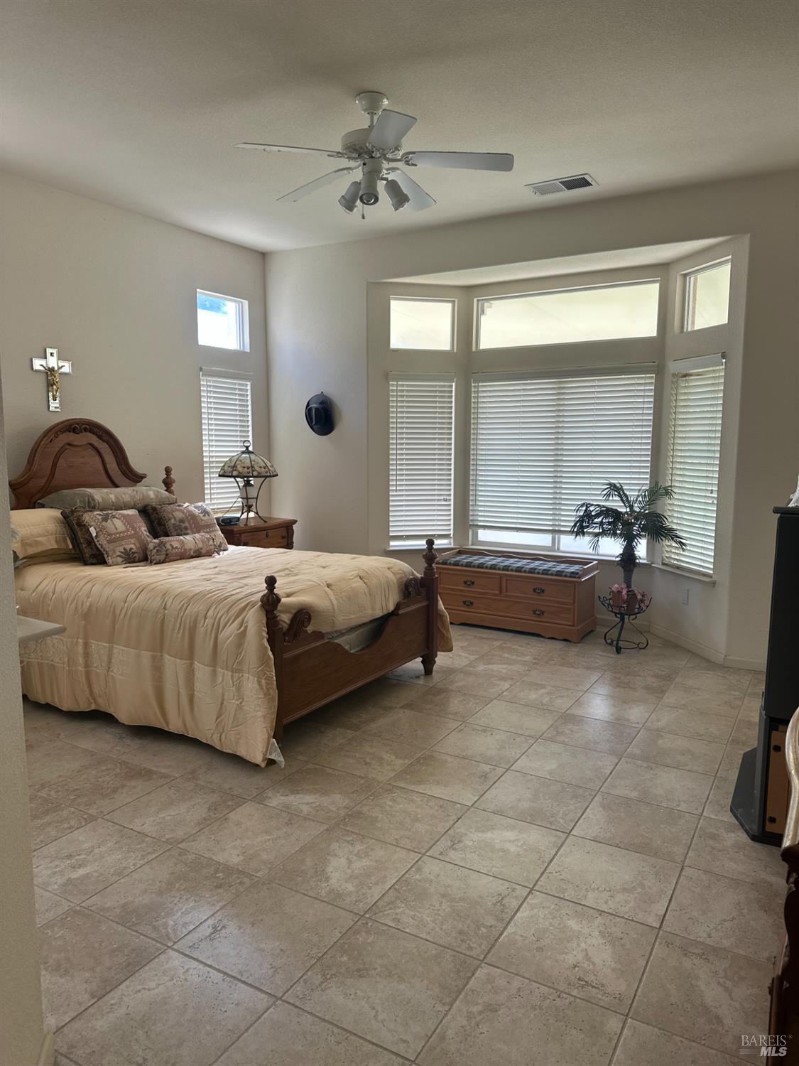 Detail Gallery Image 4 of 7 For 1074 Waterwood Dr, Rio Vista,  CA 94571 - 2 Beds | 2/1 Baths