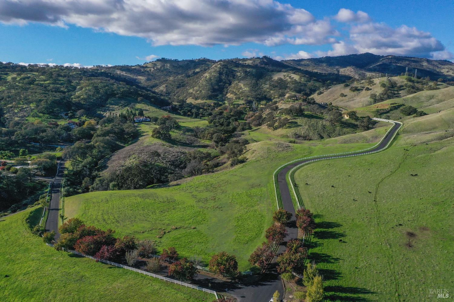 Detail Gallery Image 4 of 99 For 3368 Hidden Valley Ln, Fairfield,  CA 94534 - 4 Beds | 3/1 Baths