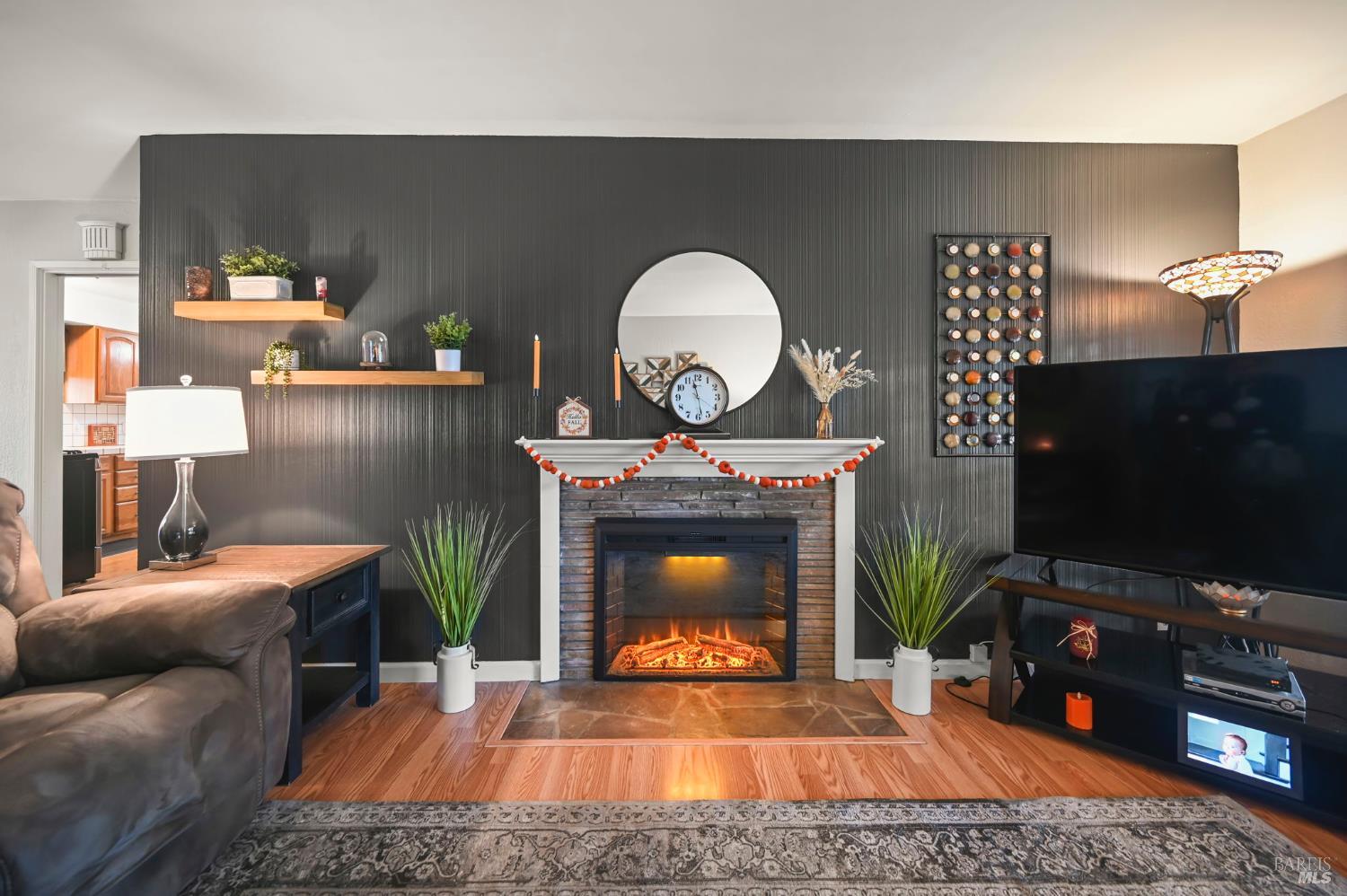 Detail Gallery Image 8 of 28 For 16004 via Granada Unkn, San Lorenzo,  CA 94580 - 3 Beds | 1 Baths