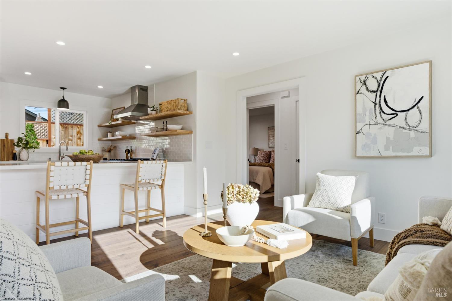 Detail Gallery Image 4 of 25 For 4 George Ter, Petaluma,  CA 94952 - 2 Beds | 1/1 Baths