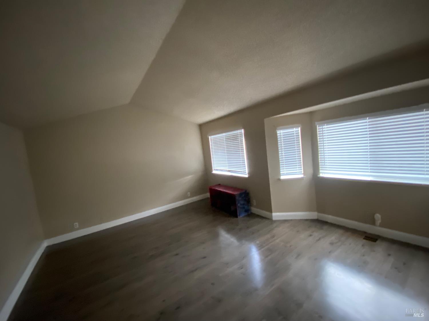 Detail Gallery Image 21 of 23 For 401 Donaldson Ct, Suisun City,  CA 94585 - 3 Beds | 2/1 Baths