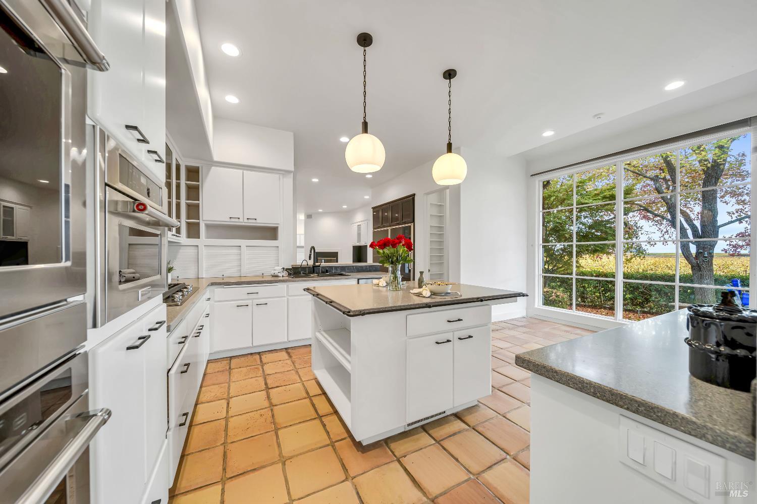 Detail Gallery Image 10 of 47 For 1041 Las Amigas Rd, Napa,  CA 94559 - 4 Beds | 3/2 Baths