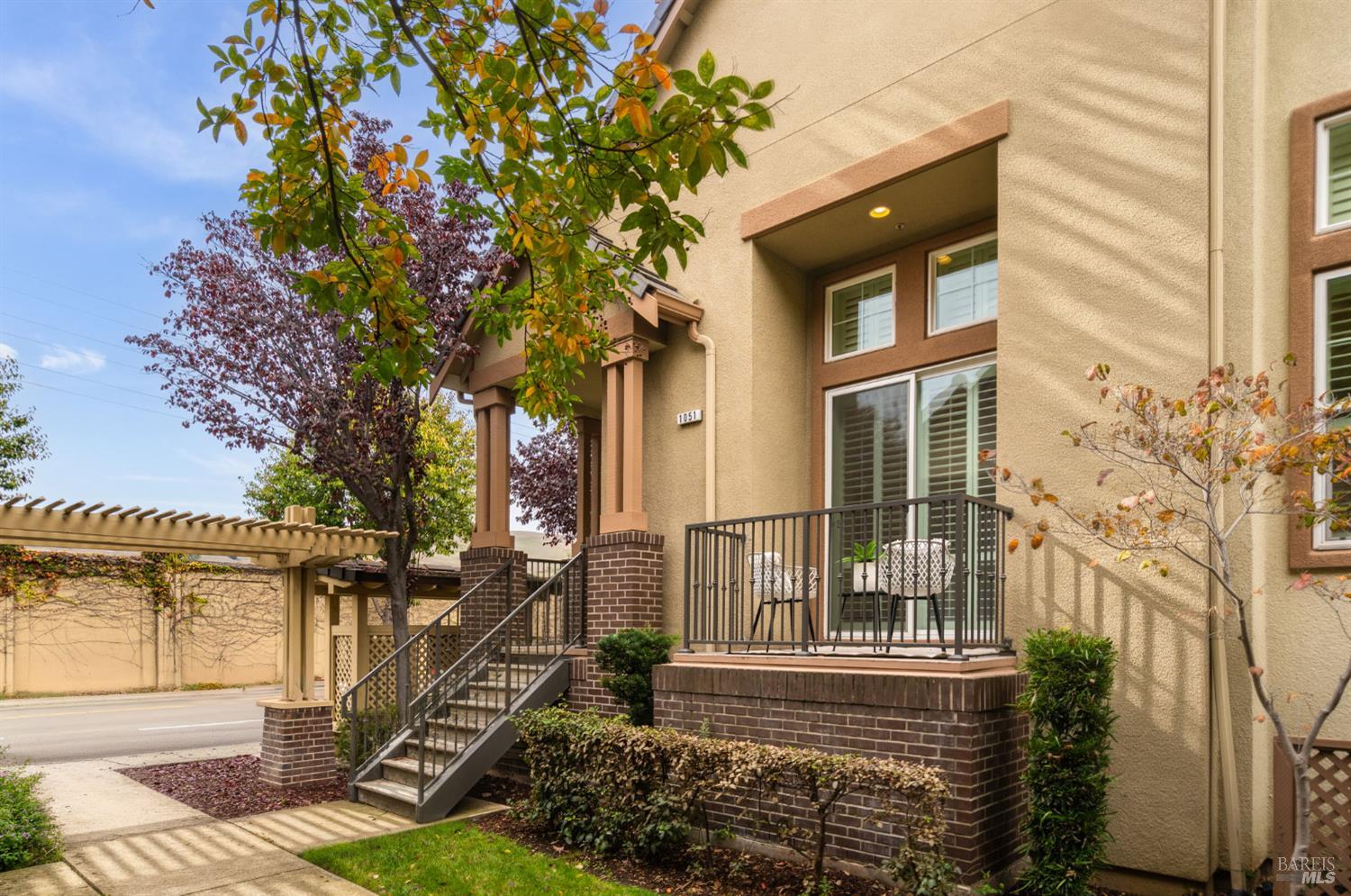 Detail Gallery Image 4 of 58 For 1051 Sapphire Ter, Union City,  CA 94587 - 3 Beds | 2/1 Baths