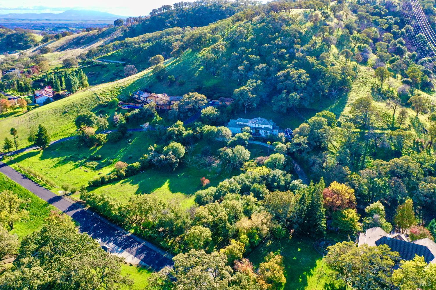 Detail Gallery Image 5 of 99 For 3368 Hidden Valley Ln, Fairfield,  CA 94534 - 4 Beds | 3/1 Baths