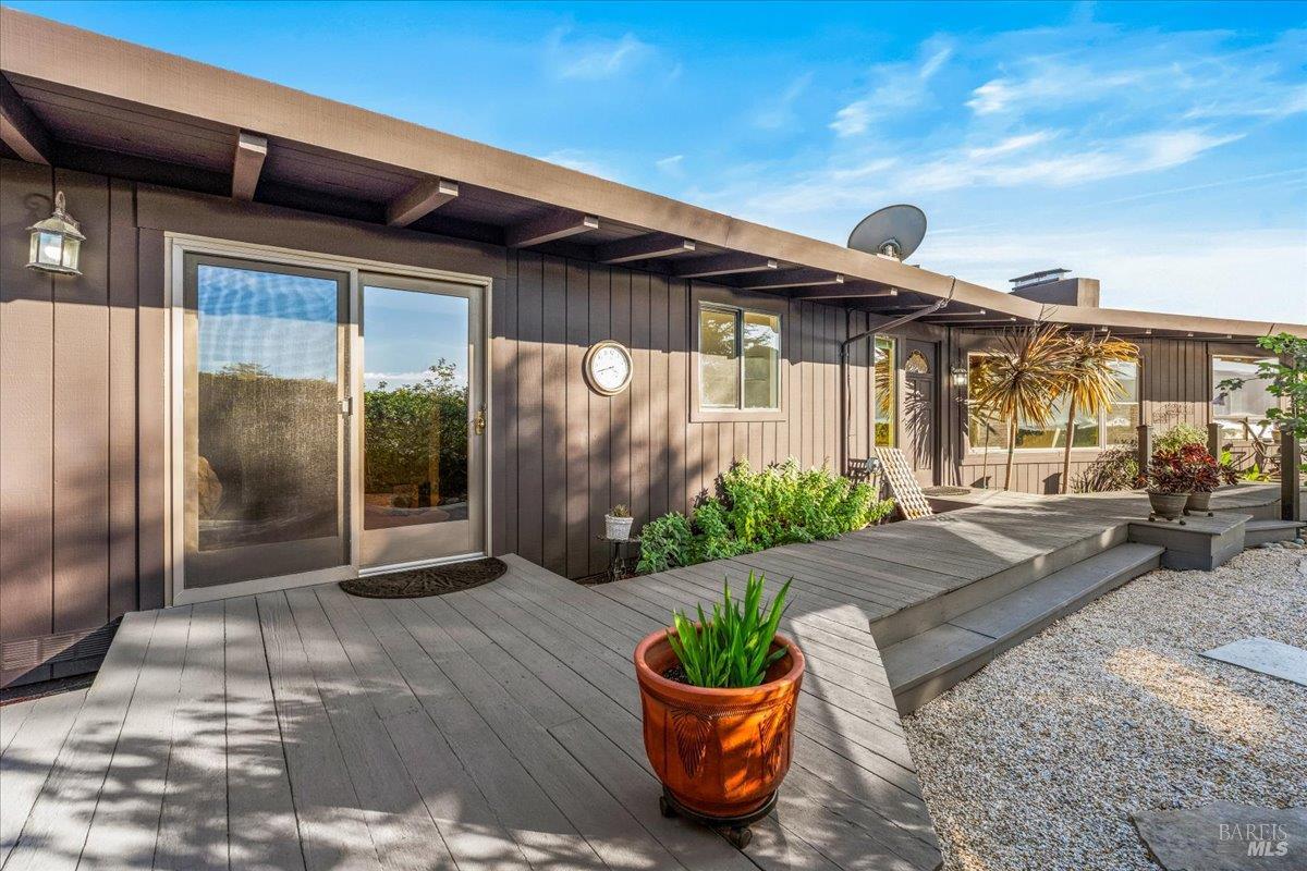 Detail Gallery Image 15 of 36 For 945 Owlswood Ln, Tiburon,  CA 94920 - 4 Beds | 3 Baths