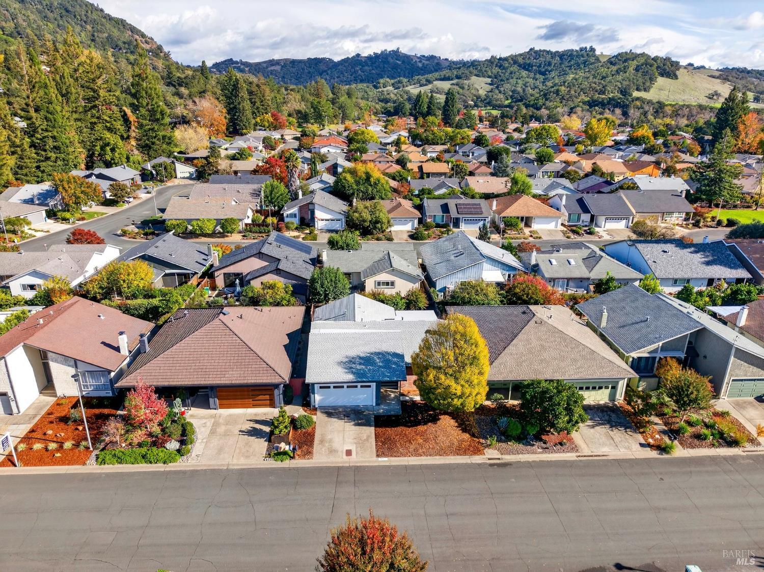 Detail Gallery Image 54 of 58 For 330 Orchard St, Healdsburg,  CA 95448 - 2 Beds | 2 Baths