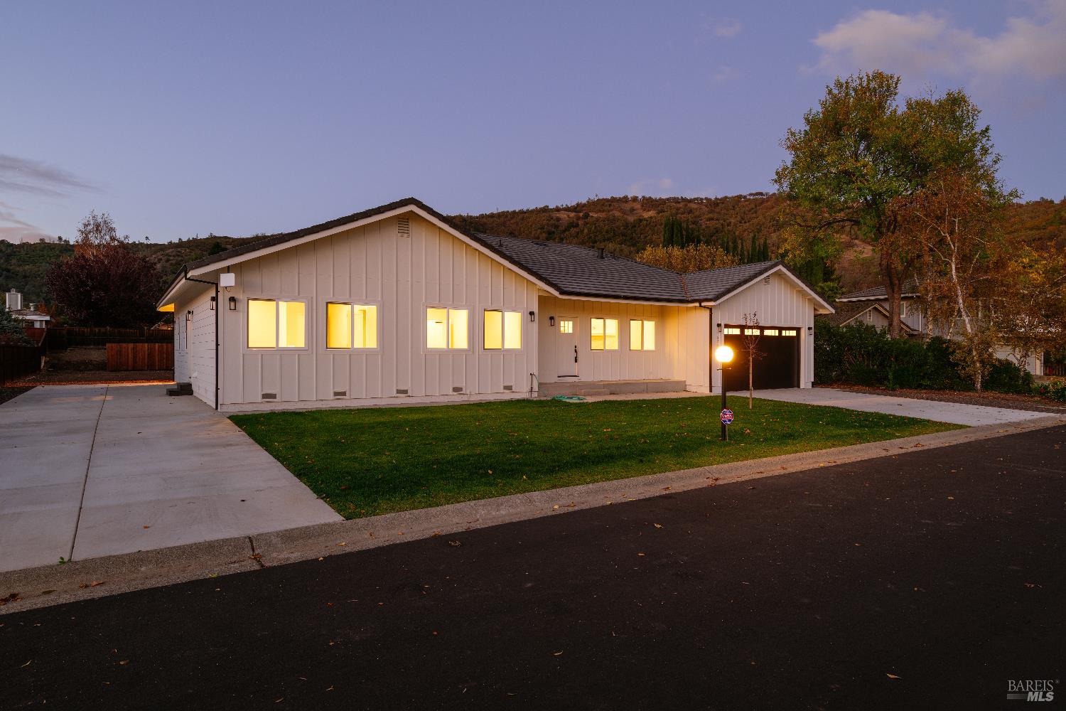 Detail Gallery Image 18 of 56 For 8388 Paradise Lagoon Dr, Lucerne,  CA 95458 - 3 Beds | 3 Baths