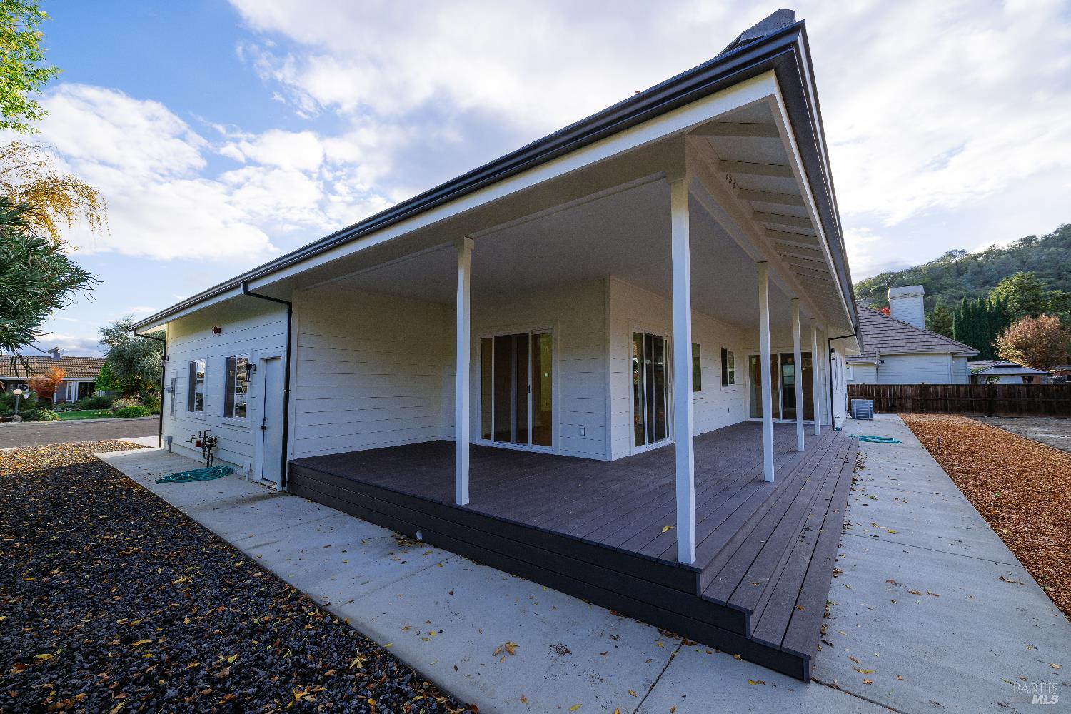 Detail Gallery Image 24 of 56 For 8388 Paradise Lagoon Dr, Lucerne,  CA 95458 - 3 Beds | 3 Baths