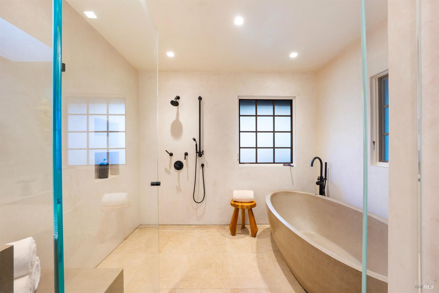 Detail Gallery Image 13 of 59 For 2294 Boysen Ln, Saint Helena,  CA 94574 - 3 Beds | 4/1 Baths