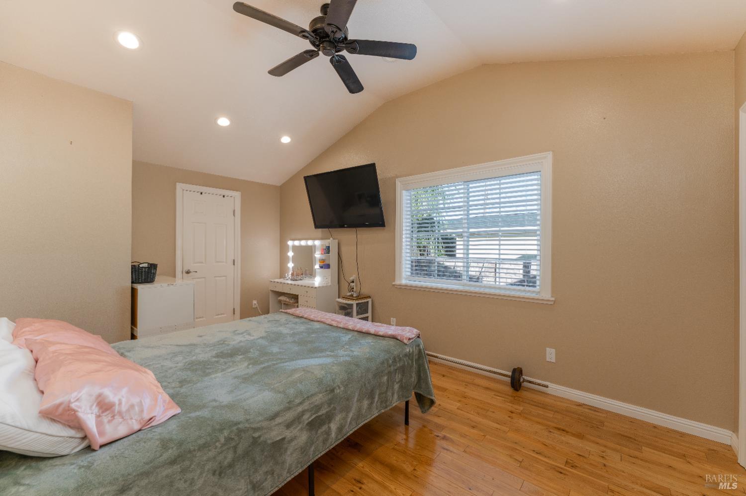 Detail Gallery Image 7 of 44 For 2580 Center Valley Rd, Willits,  CA 95490 - 3 Beds | 2 Baths