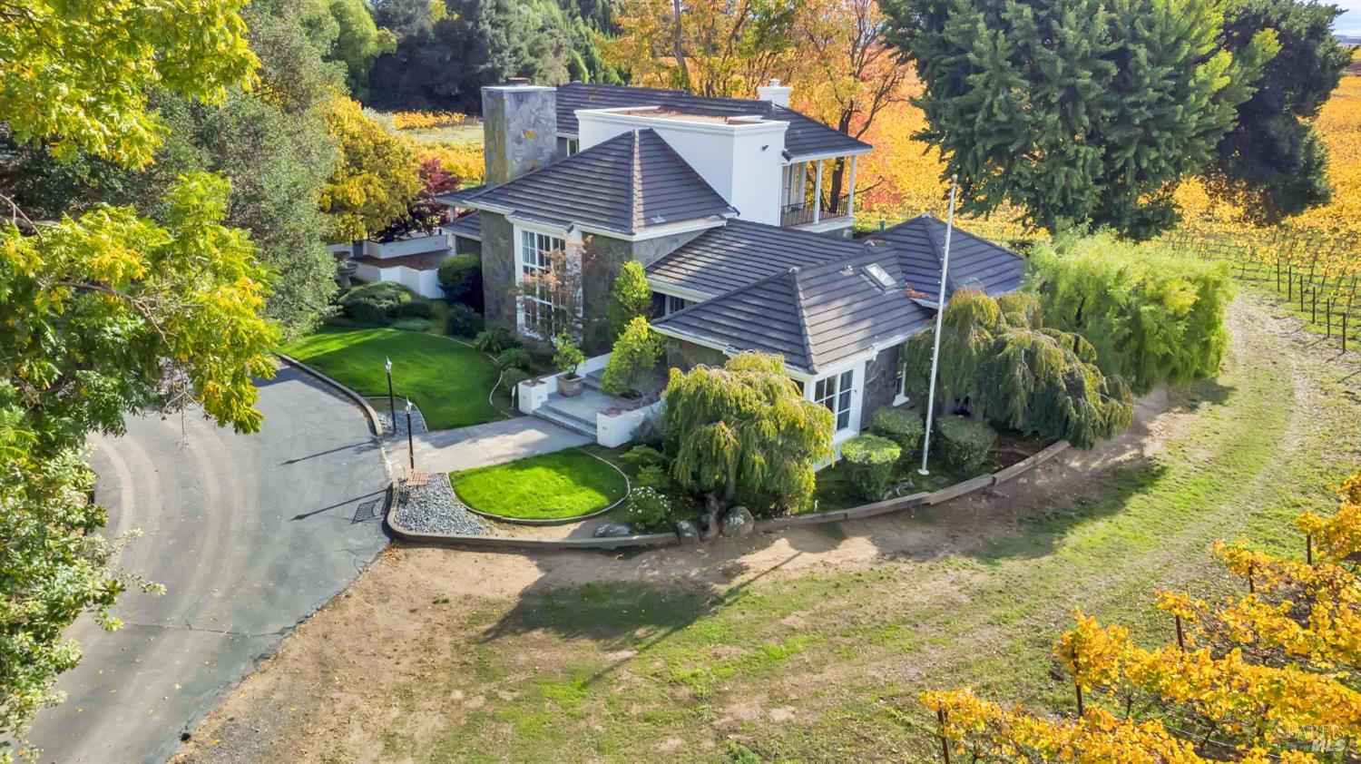 Detail Gallery Image 2 of 47 For 1041 Las Amigas Rd, Napa,  CA 94559 - 4 Beds | 3/2 Baths