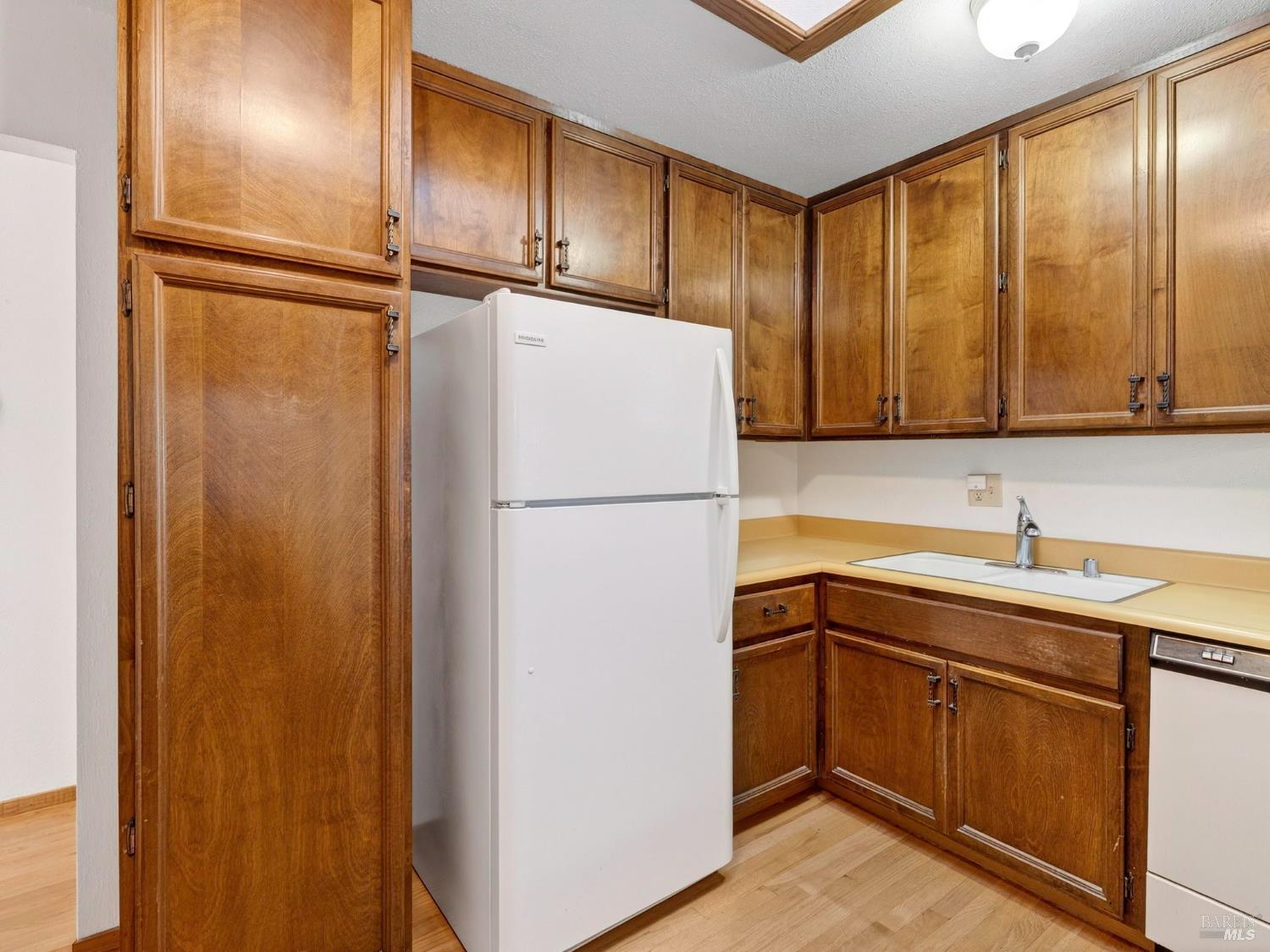 Detail Gallery Image 27 of 58 For 330 Orchard St, Healdsburg,  CA 95448 - 2 Beds | 2 Baths