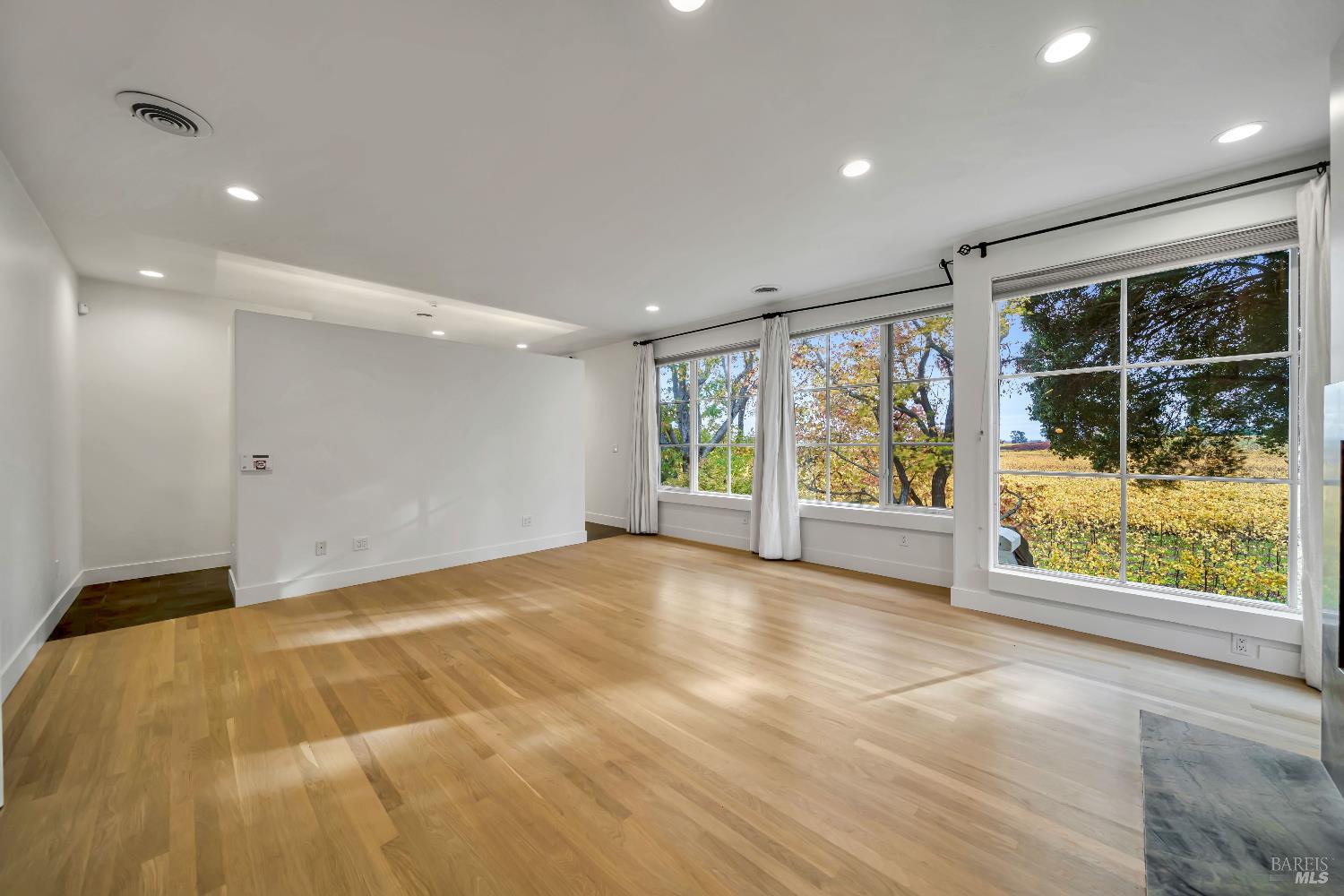 Detail Gallery Image 25 of 47 For 1041 Las Amigas Rd, Napa,  CA 94559 - 4 Beds | 3/2 Baths