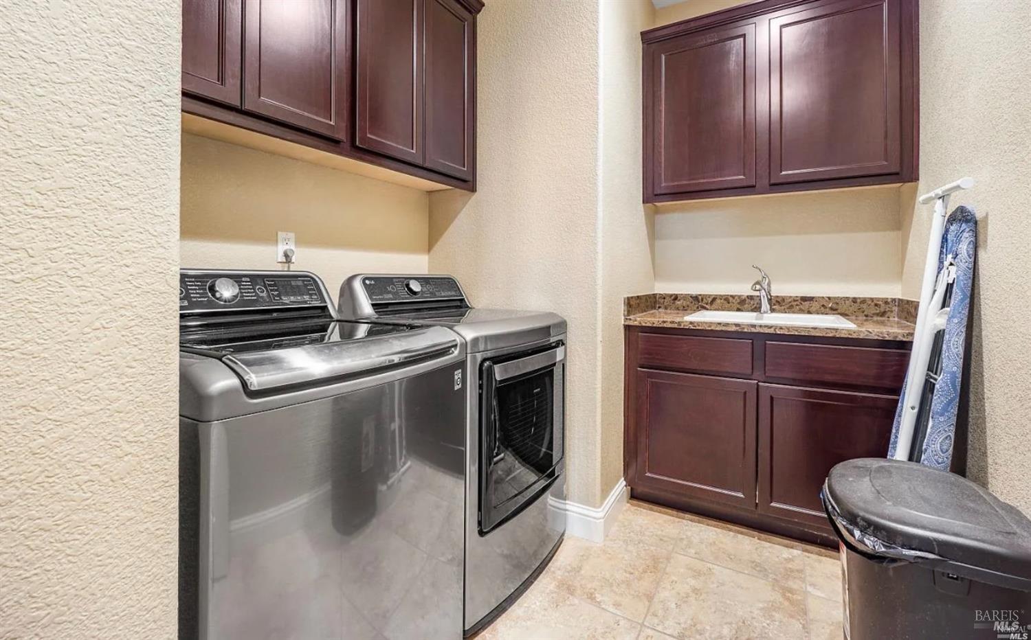 Detail Gallery Image 4 of 25 For 130 Clematis St, Vacaville,  CA 95687 - 3 Beds | 2 Baths