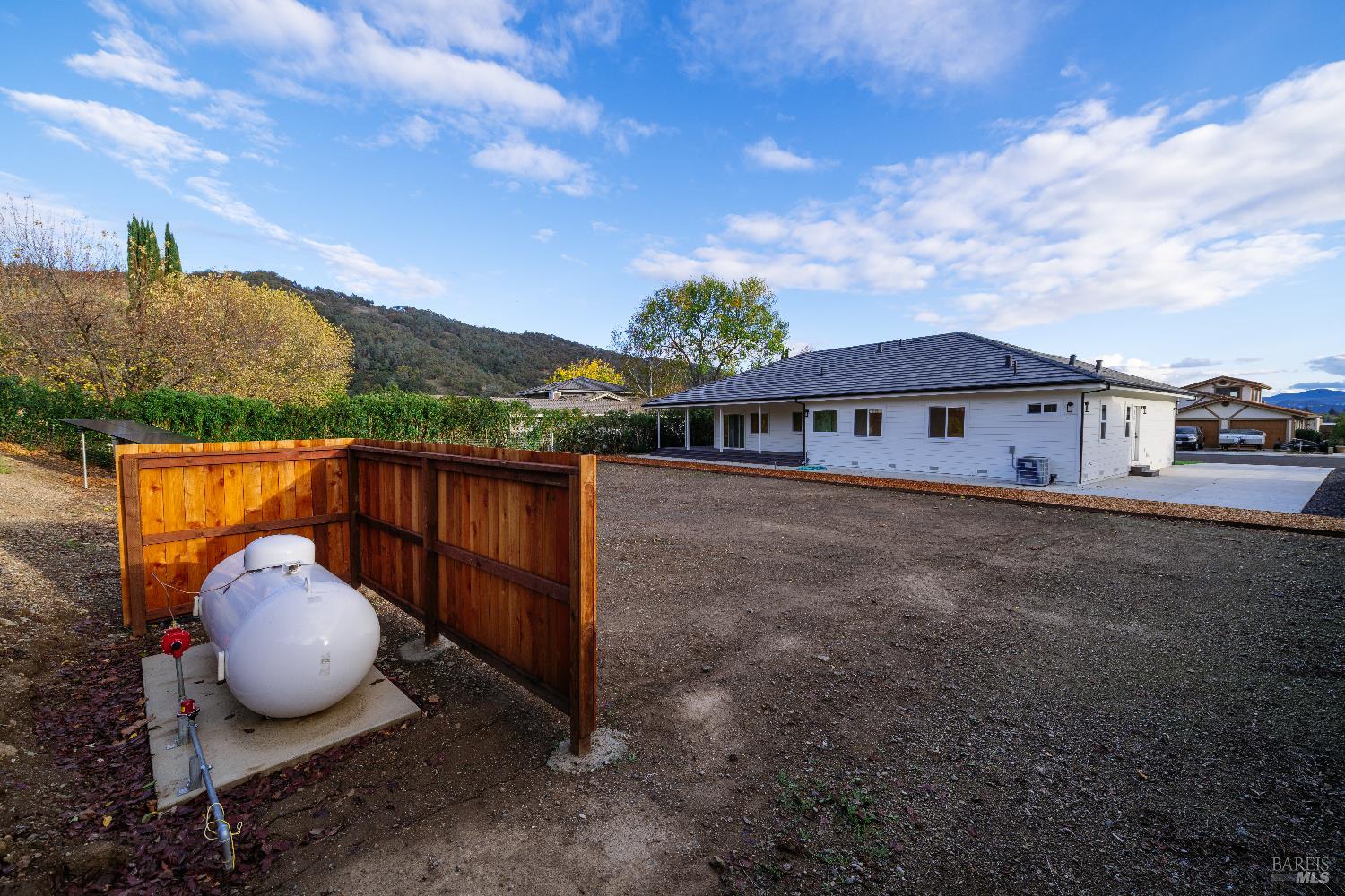 Detail Gallery Image 27 of 56 For 8388 Paradise Lagoon Dr, Lucerne,  CA 95458 - 3 Beds | 3 Baths