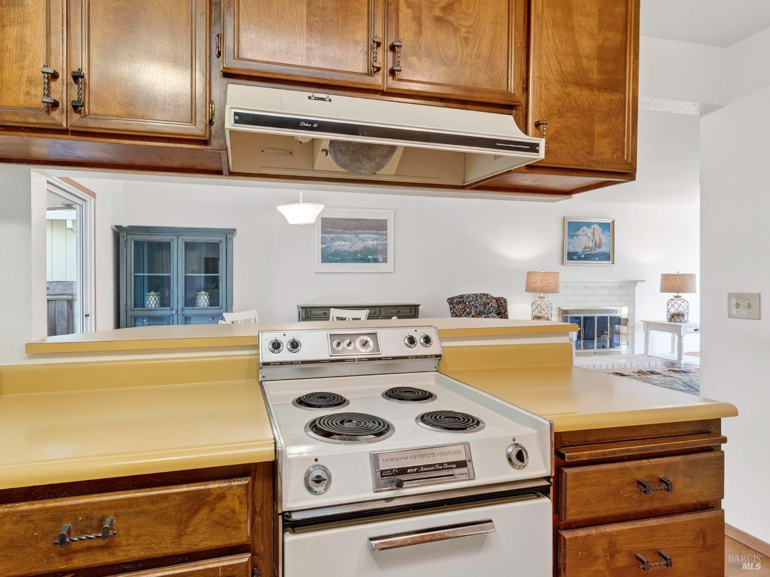 Detail Gallery Image 28 of 58 For 330 Orchard St, Healdsburg,  CA 95448 - 2 Beds | 2 Baths