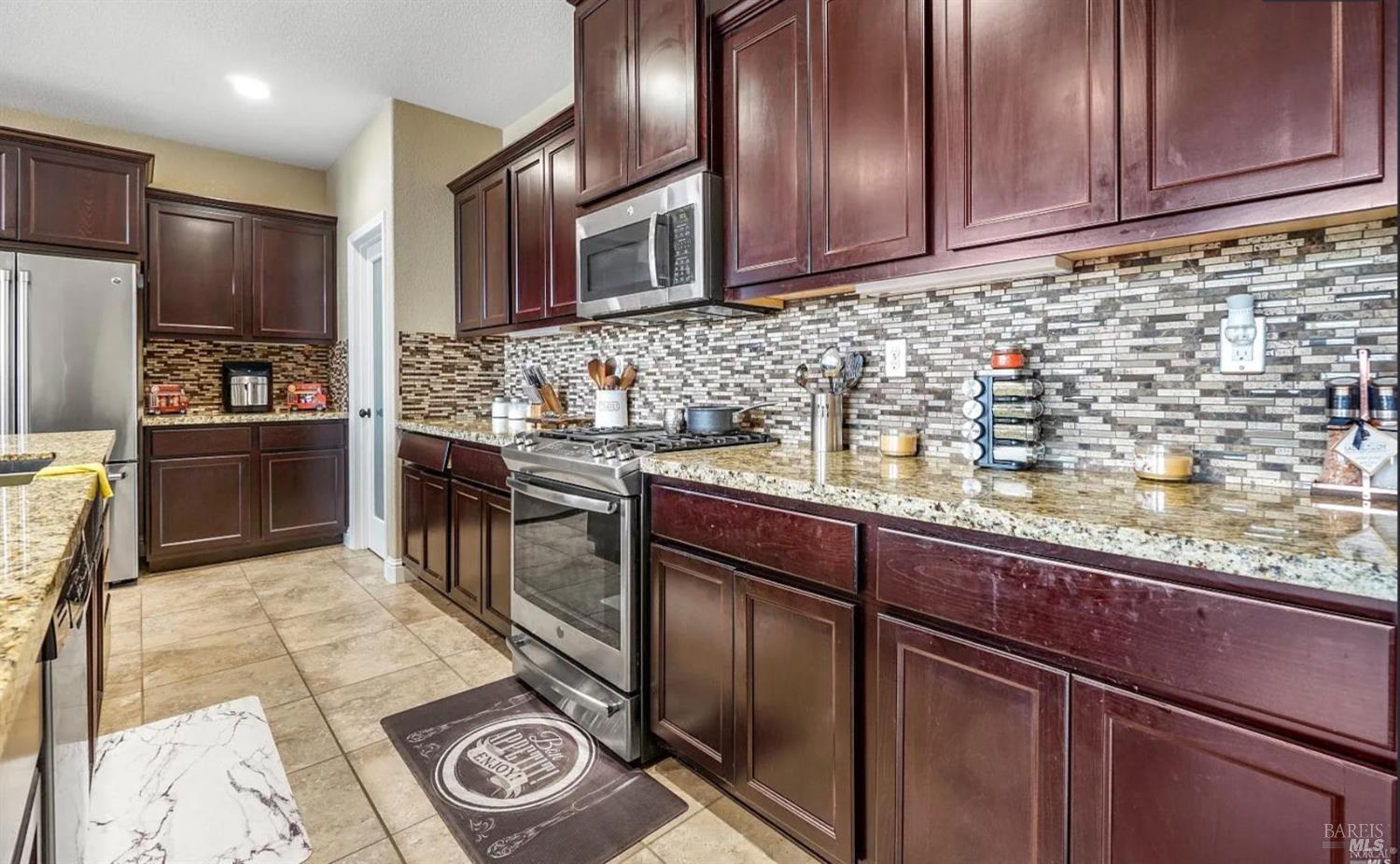 Detail Gallery Image 10 of 25 For 130 Clematis St, Vacaville,  CA 95687 - 3 Beds | 2 Baths