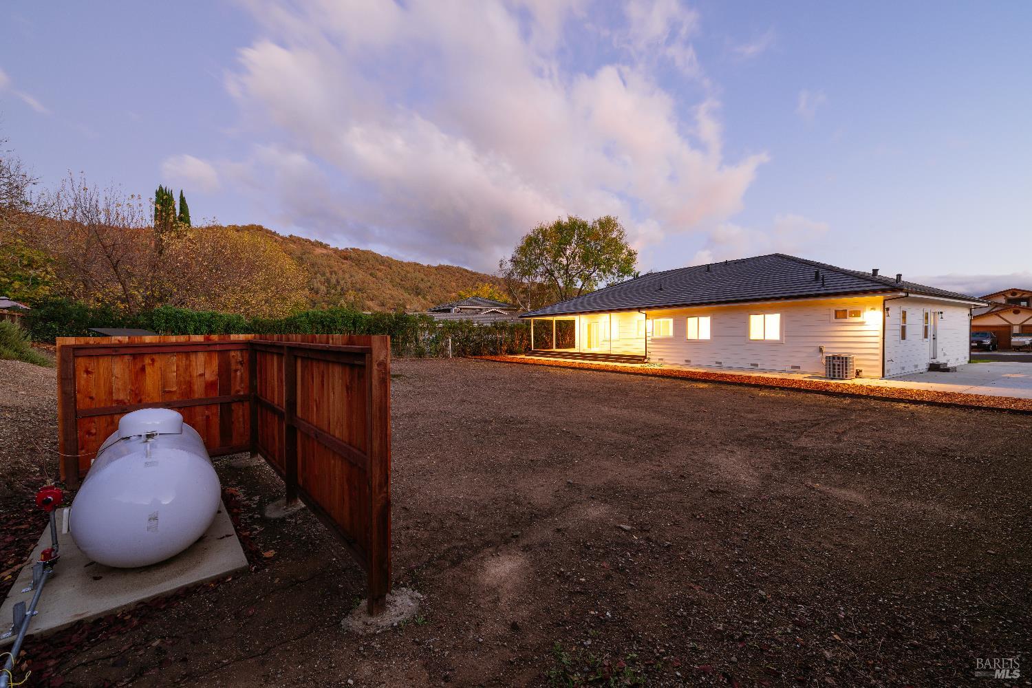 Detail Gallery Image 15 of 56 For 8388 Paradise Lagoon Dr, Lucerne,  CA 95458 - 3 Beds | 3 Baths