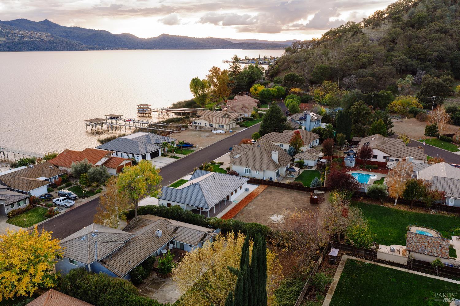 Detail Gallery Image 3 of 56 For 8388 Paradise Lagoon Dr, Lucerne,  CA 95458 - 3 Beds | 3 Baths