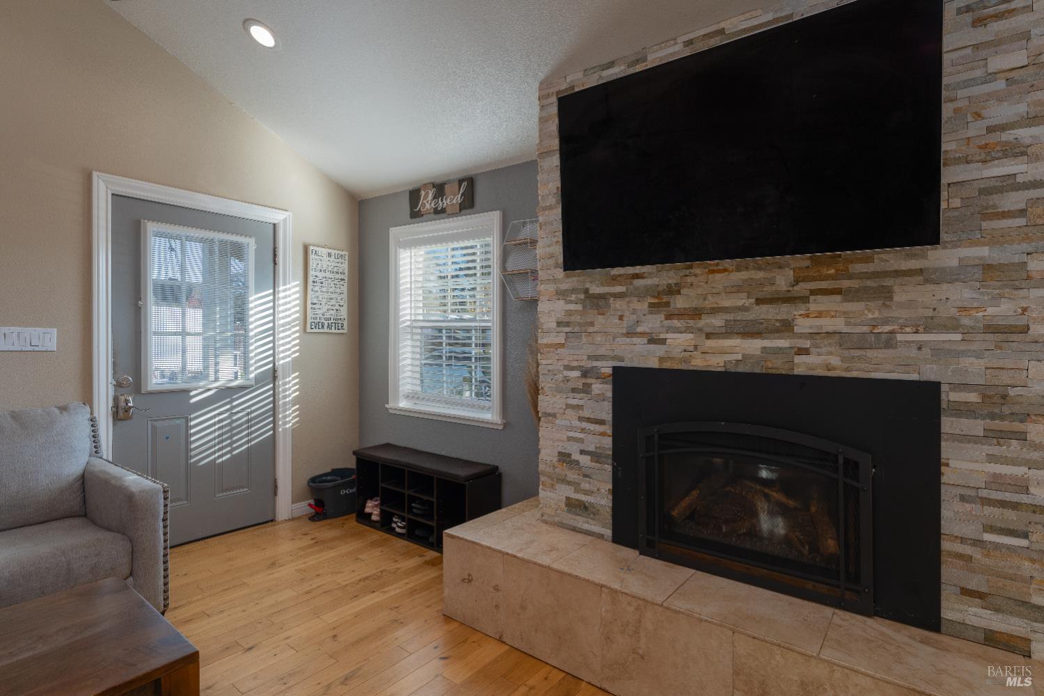 Detail Gallery Image 6 of 44 For 2580 Center Valley Rd, Willits,  CA 95490 - 3 Beds | 2 Baths