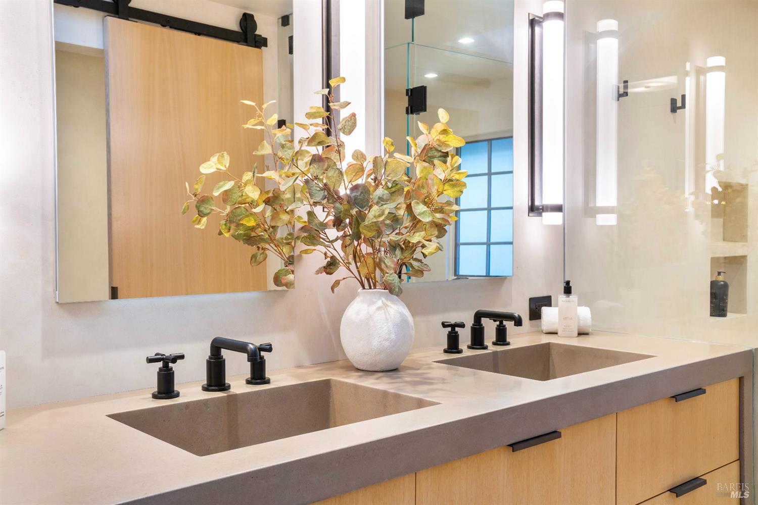 Detail Gallery Image 11 of 59 For 2294 Boysen Ln, Saint Helena,  CA 94574 - 3 Beds | 4/1 Baths