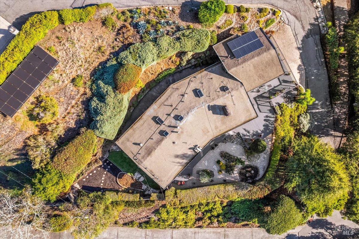 Detail Gallery Image 33 of 36 For 945 Owlswood Ln, Tiburon,  CA 94920 - 4 Beds | 3 Baths