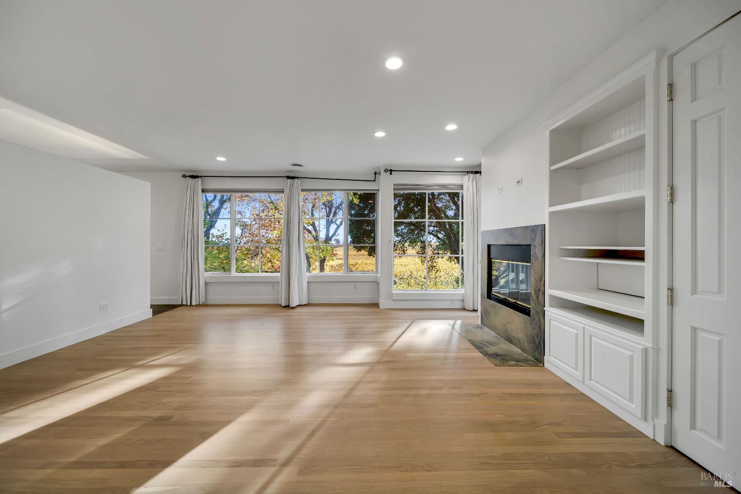 Detail Gallery Image 24 of 47 For 1041 Las Amigas Rd, Napa,  CA 94559 - 4 Beds | 3/2 Baths