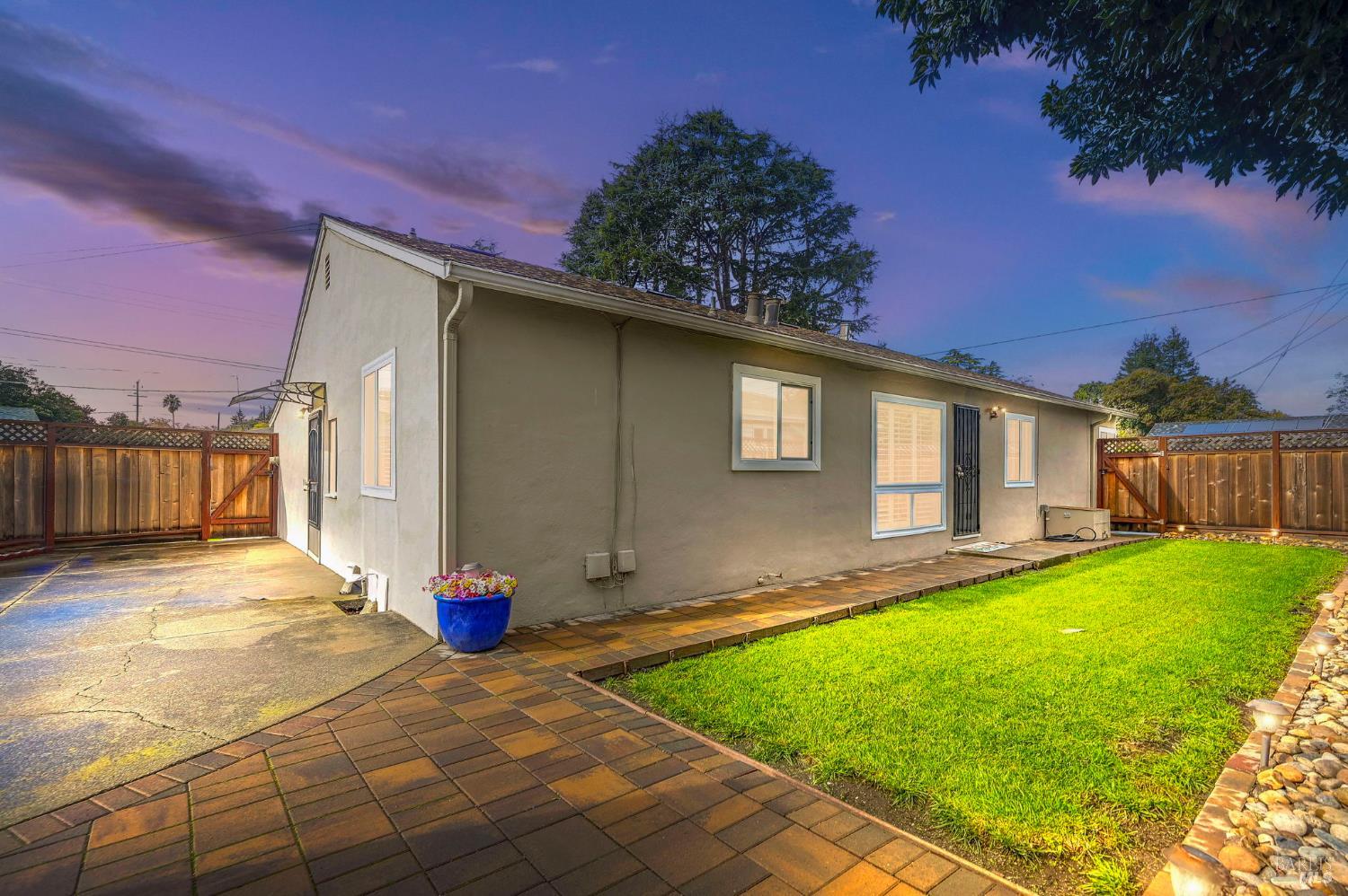 Detail Gallery Image 4 of 28 For 16004 via Granada Unkn, San Lorenzo,  CA 94580 - 3 Beds | 1 Baths