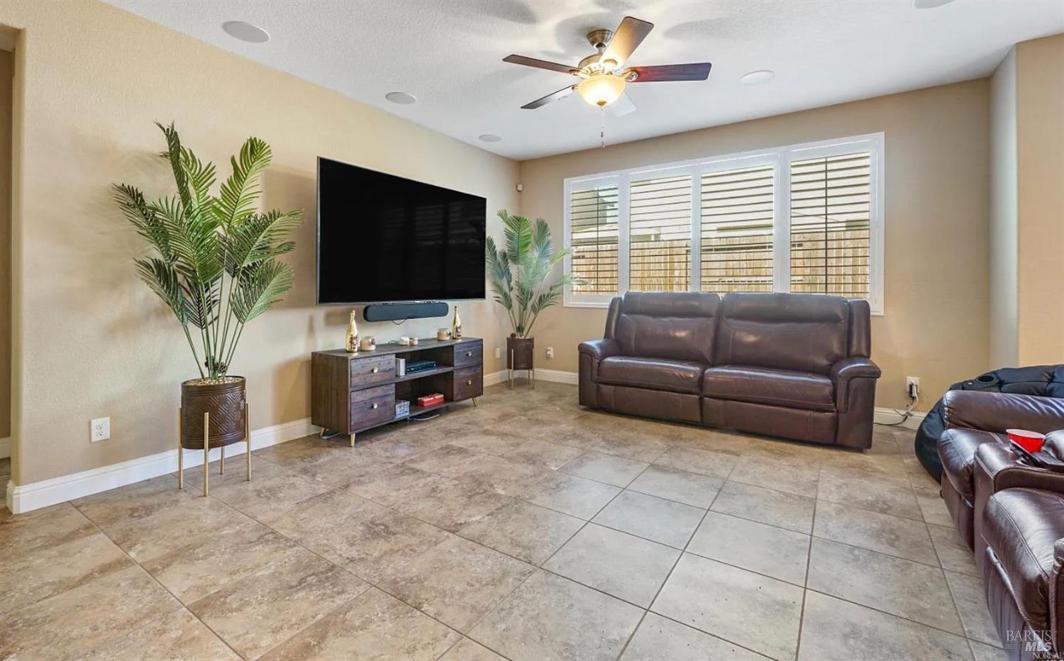 Detail Gallery Image 12 of 25 For 130 Clematis St, Vacaville,  CA 95687 - 3 Beds | 2 Baths