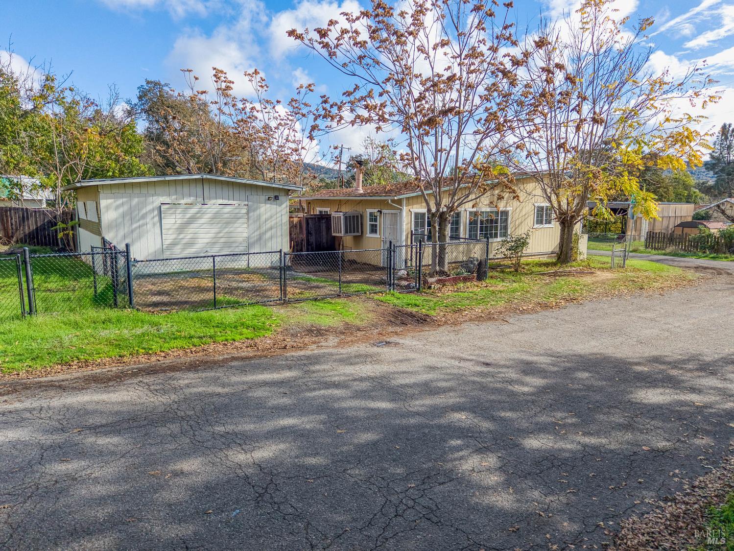 Detail Gallery Image 6 of 46 For 70 Shaul St, Clearlake Oaks,  CA 95423 - 2 Beds | 1 Baths