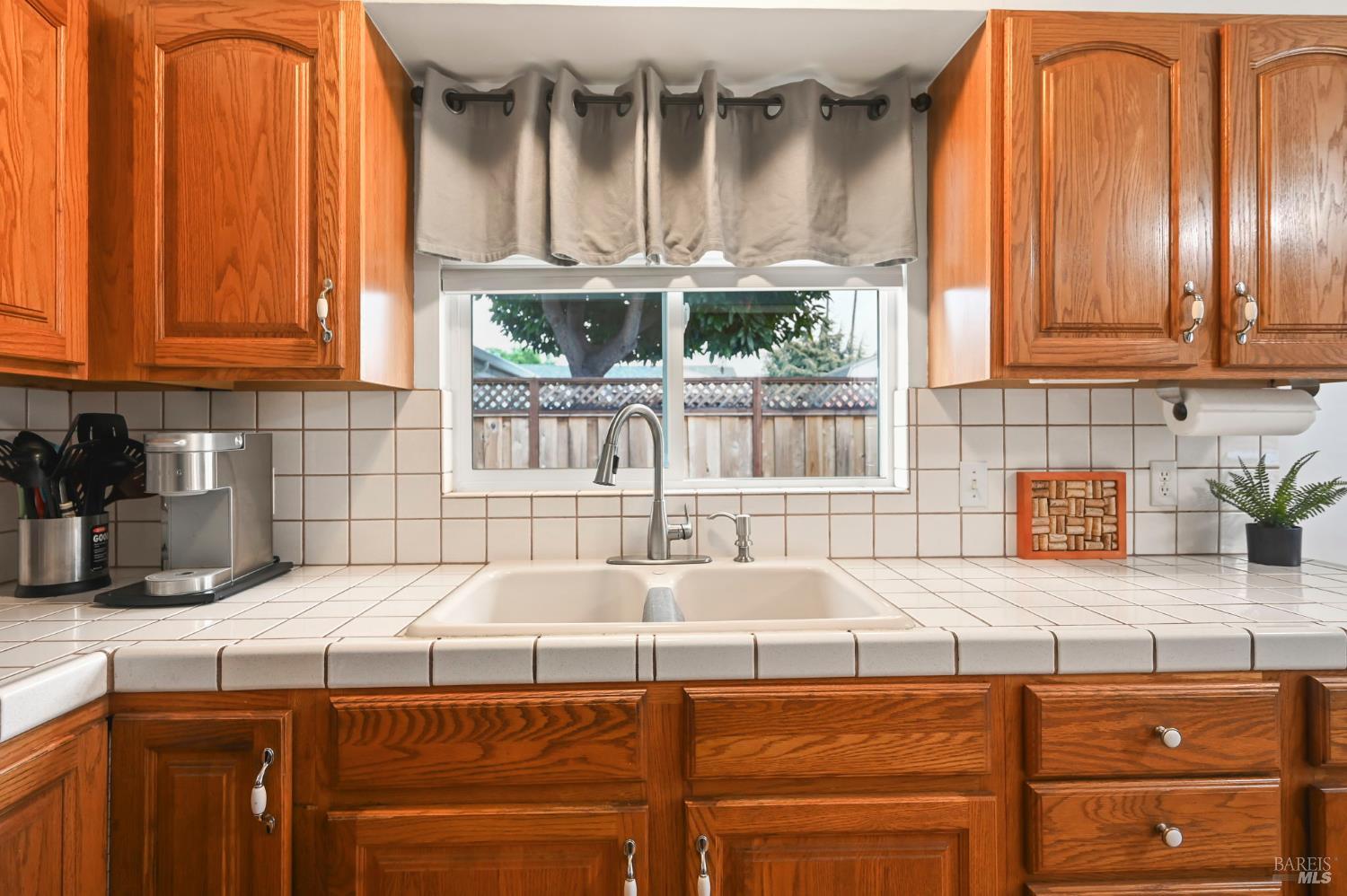 Detail Gallery Image 13 of 28 For 16004 via Granada Unkn, San Lorenzo,  CA 94580 - 3 Beds | 1 Baths