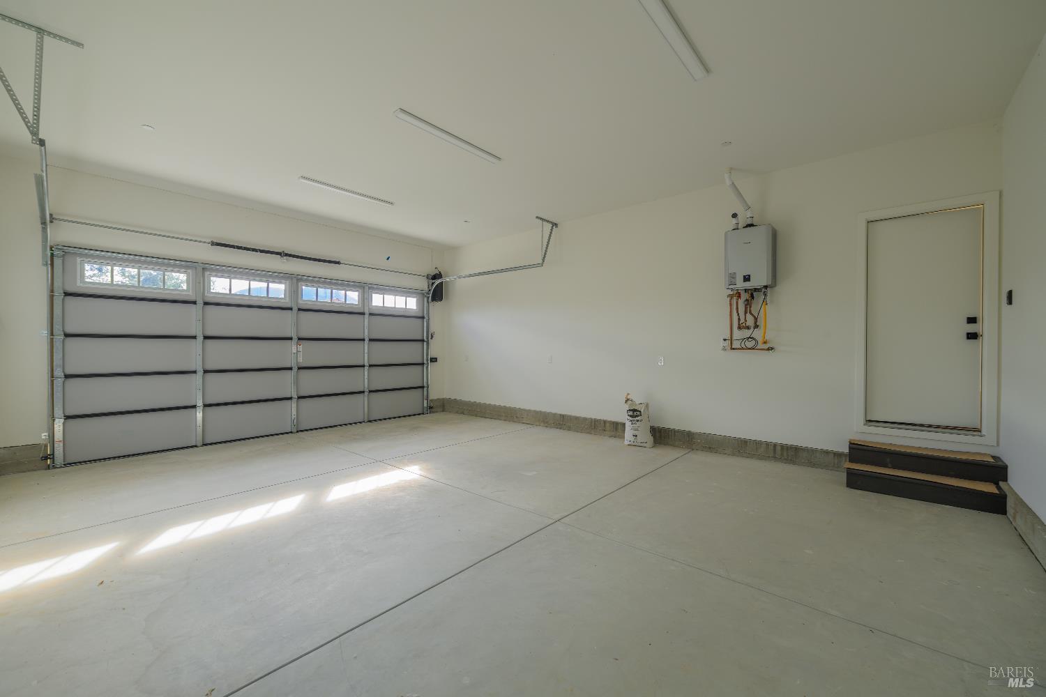 Detail Gallery Image 35 of 56 For 8388 Paradise Lagoon Dr, Lucerne,  CA 95458 - 3 Beds | 3 Baths