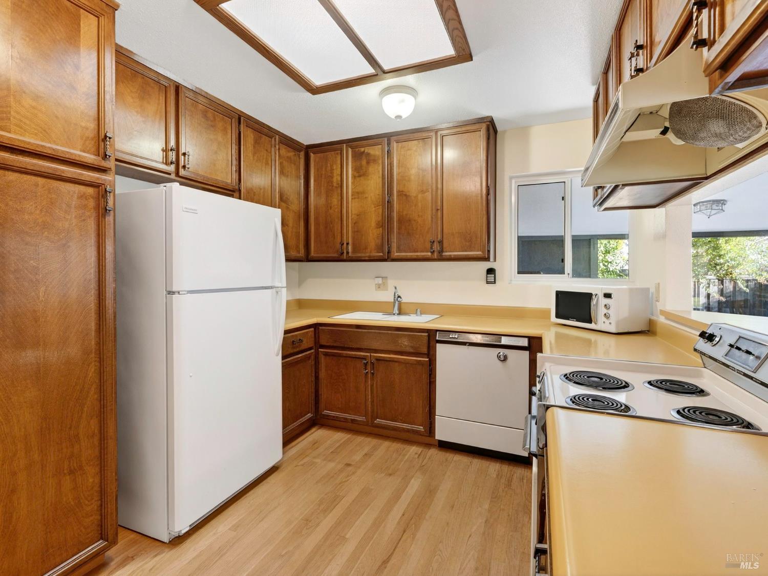 Detail Gallery Image 26 of 58 For 330 Orchard St, Healdsburg,  CA 95448 - 2 Beds | 2 Baths