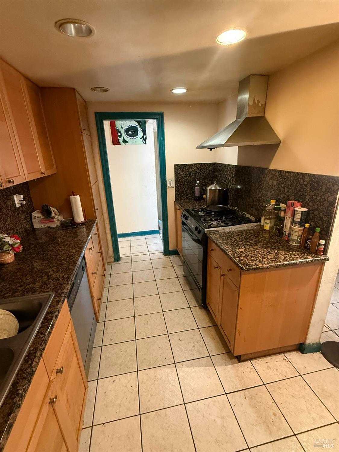 Detail Gallery Image 8 of 27 For 14 Joan Dr, American Canyon,  CA 94503 - 3 Beds | 2 Baths